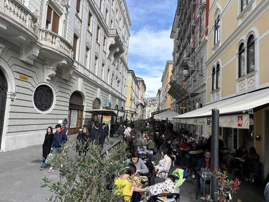 Central Mazzini Suits Τεργέστη Εξωτερικό φωτογραφία