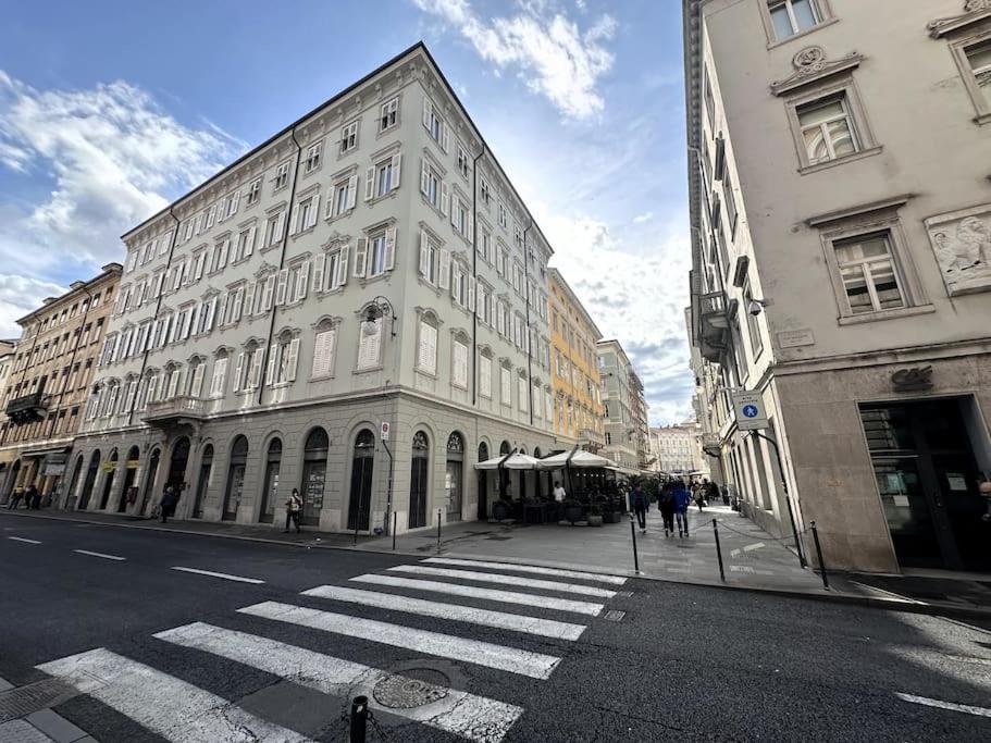 Central Mazzini Suits Τεργέστη Εξωτερικό φωτογραφία